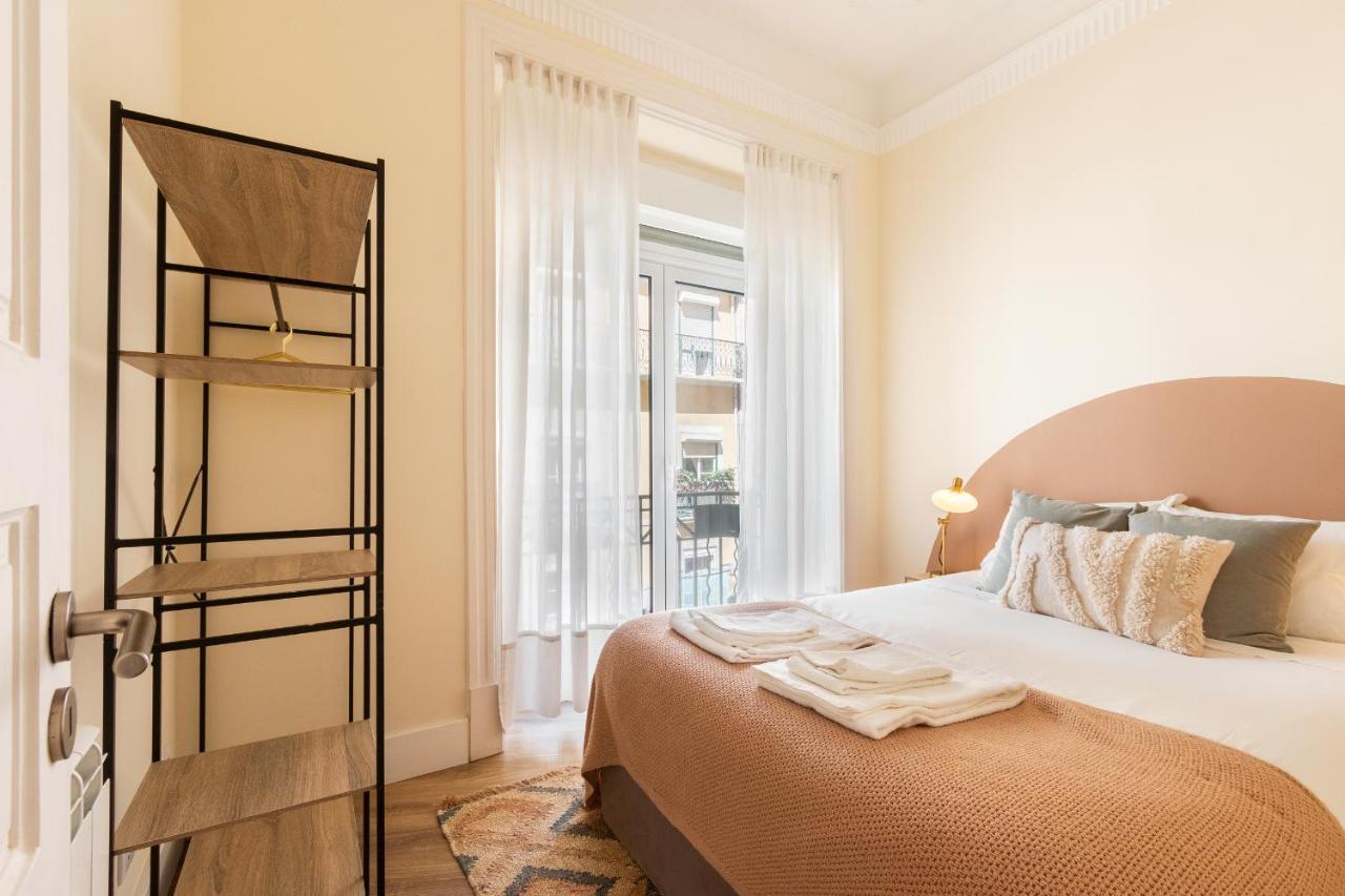 Bright City Center, 10M From Subway, 6 Rooms, Up To 20 Ppl Lisbon Bagian luar foto